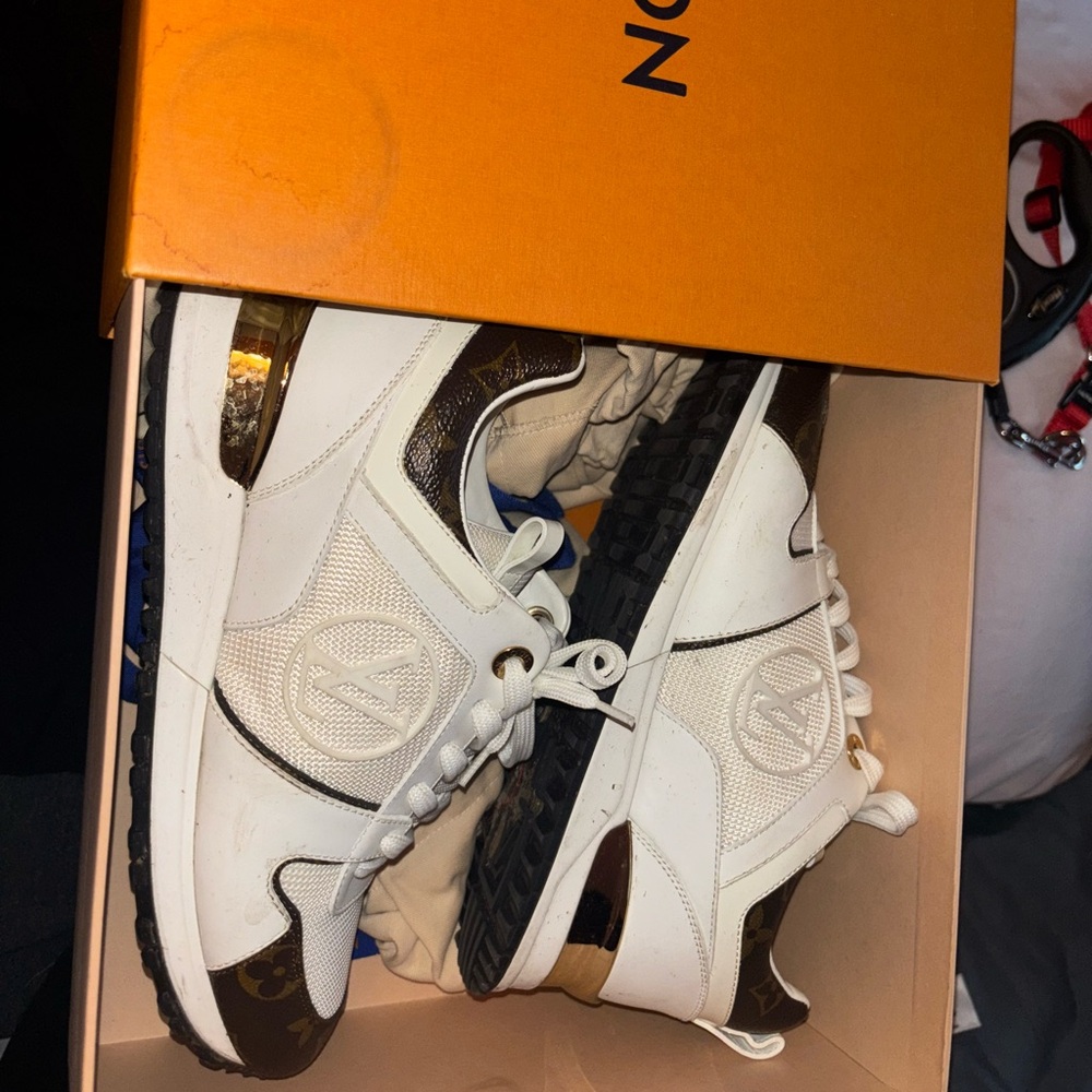 Louis Vuitton Cream and Brown Sneakers monogram print